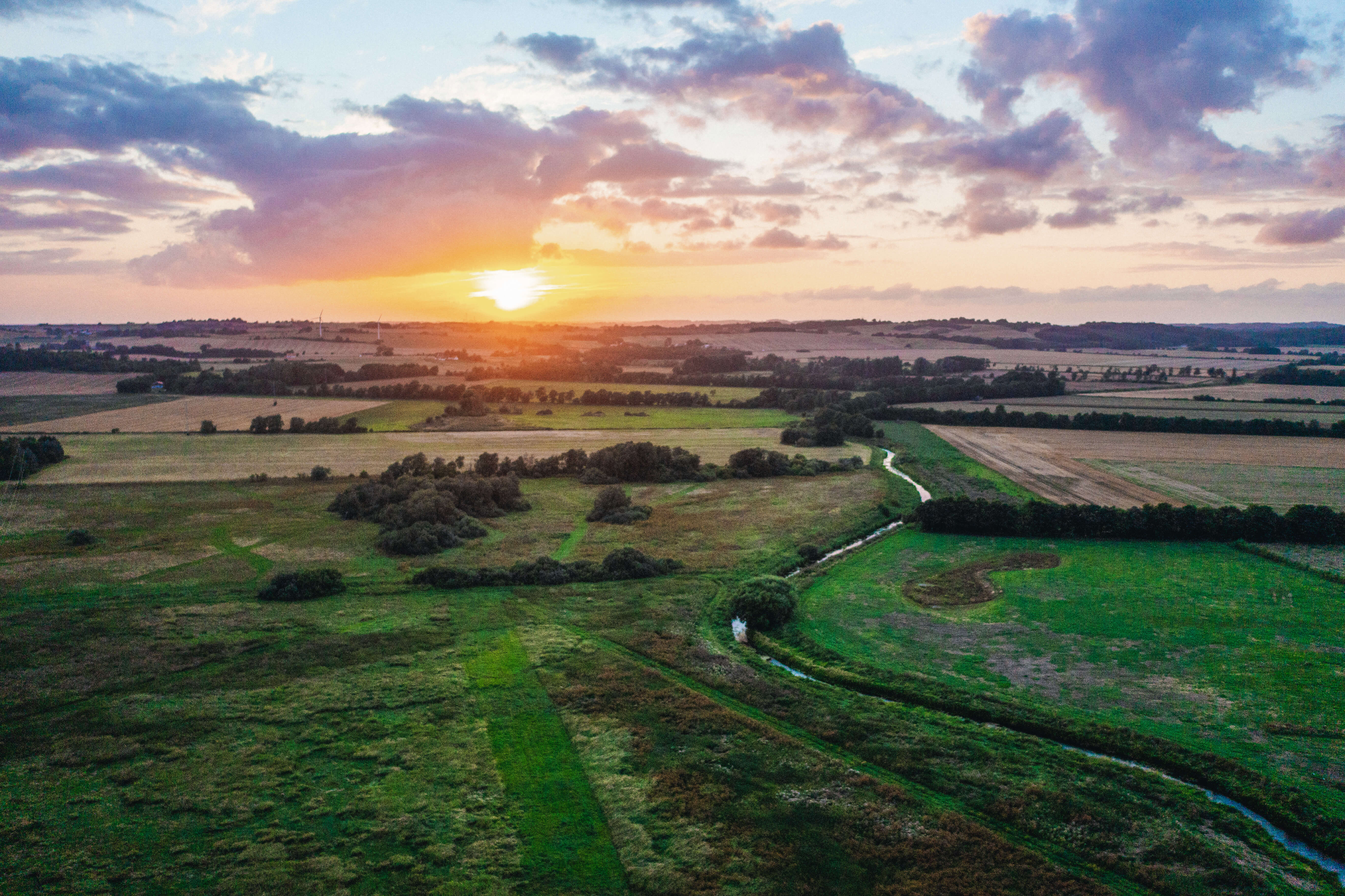 Picture of Åmosen from bird view in sunset